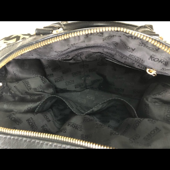 {SOLD} Micheal Kors Satchel handbag Large - Picture 4 of 6